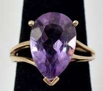 Pretty 10K Yellow Gold Amethyst Gemstone Ring