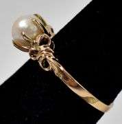 Pretty 10K Yellow Gold Pearl Gemstone