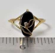 Stunning 10K Yellow Gold Black Onyx Gemstone and Diamond Ring