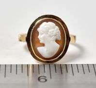 Vintage 10K Yellow Gold Cameo Ring