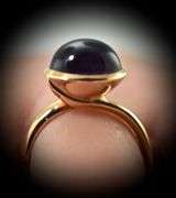 Exquisite Modern 18K Yellow Gold Cabachon Amethyst Ring