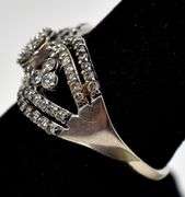 Shimmering 10K White Gold  Diamond Band Ring