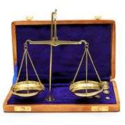 Vintage-Style Brass Weighing Scale with Wooden Box