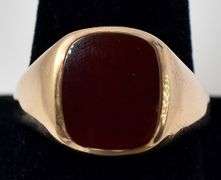 Charming 10K Yellow Gold Carnelian Gemstone Men's Ring