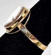 Vintage 10K Yellow Gold Cameo Ring