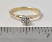 Gorgeous 14K Yellow Gold 0.15CTW Diamond Ring