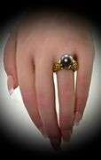 Gorgeous 18K Yellow Gold Gray Pearl & Diamond Ring