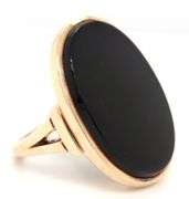 10kt Yellow gold Retro oval onyx ring