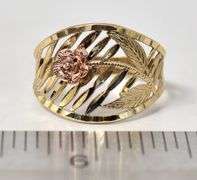 Beautiful 10K Yellow Gold Rose Motif Ring