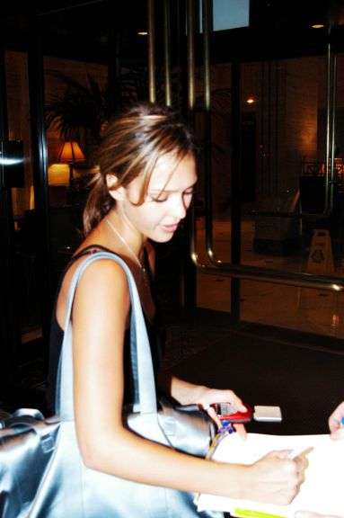 Jessica Alba Signed The Honest Life Autographed Book