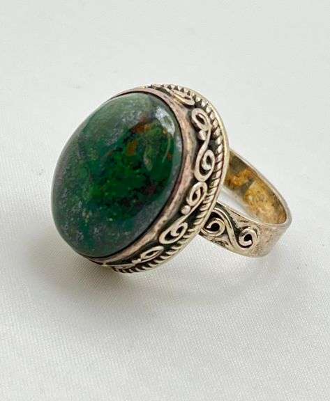 925 Sterling Silver Green Turquoise With Intricate Scrollwork Setting Details Ring