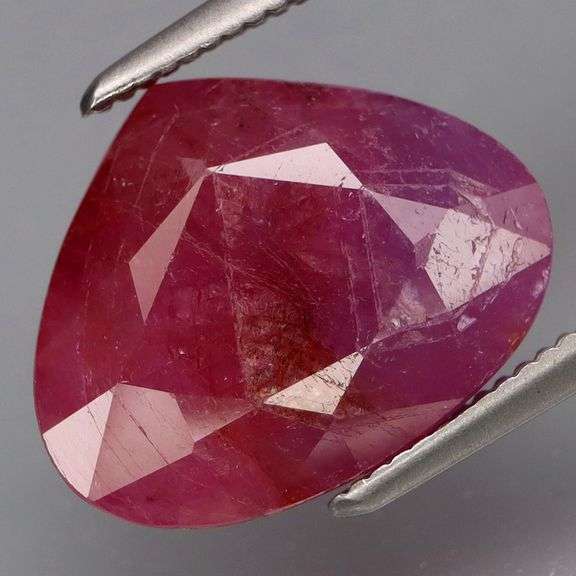 UNTREATED! HUGE! 7.29ct bi-color violet to red Winza Ruby!