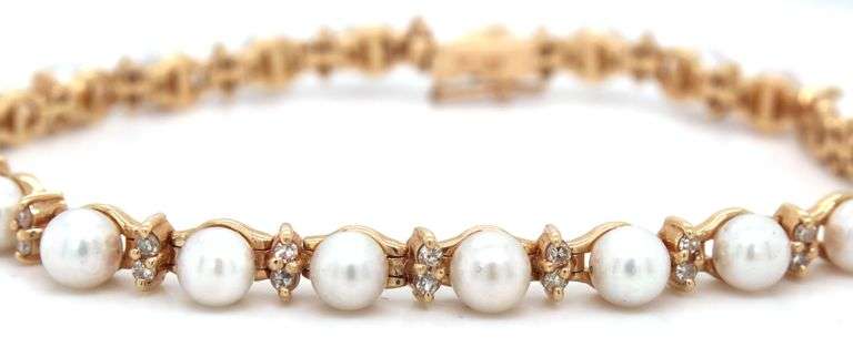 14kt Yellow gold pearl and diamond link bracelet