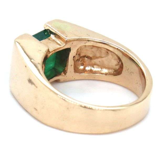 14kt Yellow gold 1.20ctw emerald half bezel ring