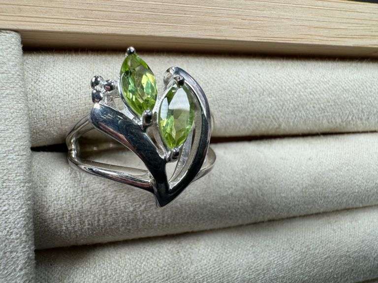 Sterling Silver Natural Peridot Gemstone Ring Size 10