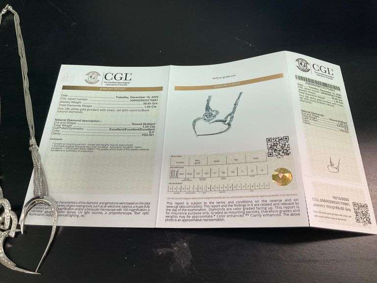 CERTIFIED 18K WHITE GOLD DIAMOND NECKLACE