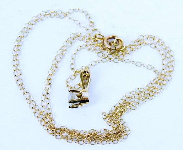14K Gold Diamond Pendant & Chain