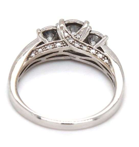 14kt White gold 0.85ctw 3 stone Illusion set engagement ring