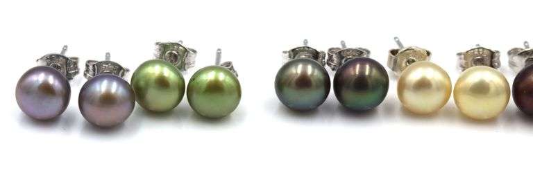 7 Pair of multi color pearl stud earrings in 925 sterling silver