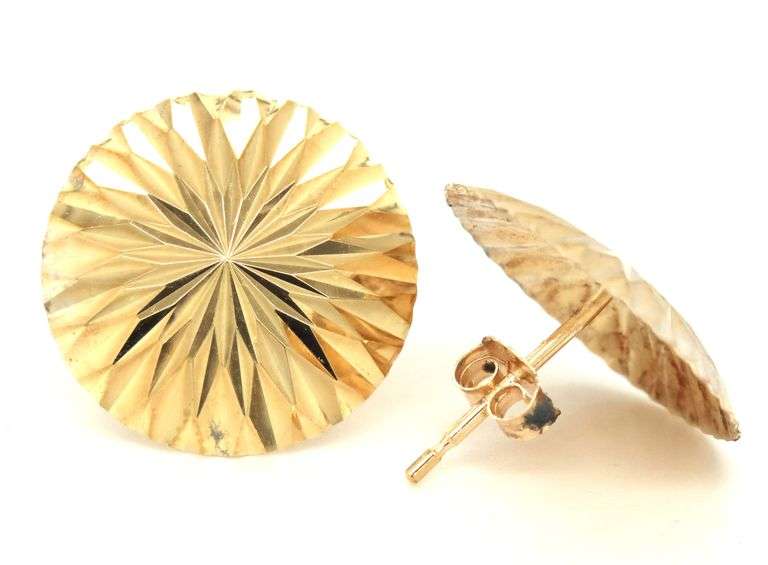 18kt Yellow gold diamond cut starburst stud earrings