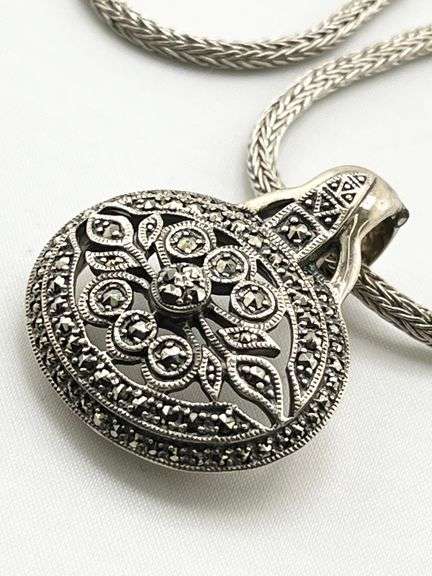 925 Sterling Silver Vintage Atr Deco Marcasite Pendant With Foxtail Suarti Chain Necklace           