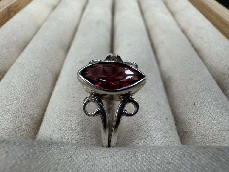 Sterling Silver 925 Genuine Natural Garnet Gemstone Ring Size 6