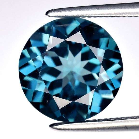 Top London blue 3.04ct Brazilian Topaz solitaire