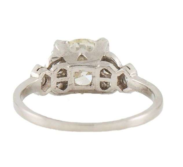 Vintage 1.60ctw Round Diamond Art Deco Engagement Ring in Platinum