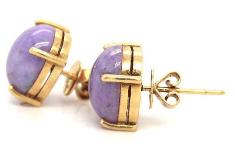 18kt Yellow gold Lavender Jade stud earrings