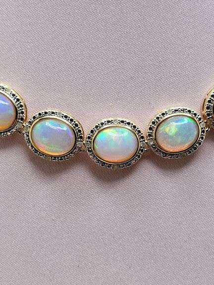 Unbelievable very fine Opal and diamond Necklace in Silver – GGA Certified