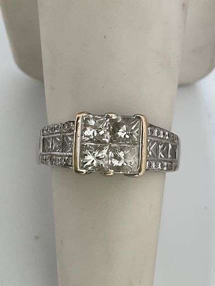 CERTIFIED LADIES 18K WHITE GOLD DIAMOND RING
