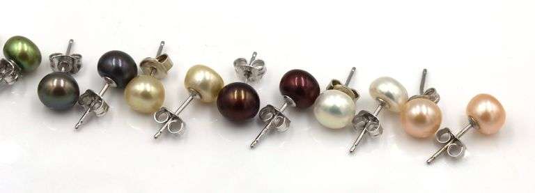 7 Pair of multi color pearl stud earrings in 925 sterling silver