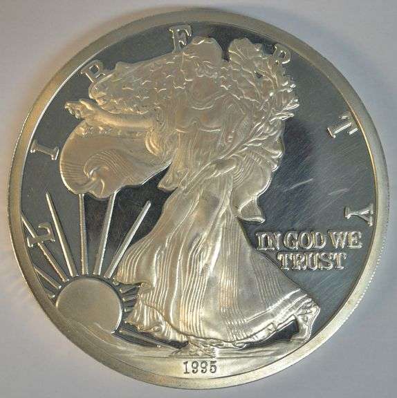 Lovely Large Cameo Prooflike One Troy Pound pure .999 Fine Silver Medallion