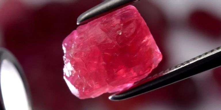 Uncut! Untreated! 20.56ct set of rare red Burmese Spinel!