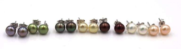 7 Pair of multi color pearl stud earrings in 925 sterling silver