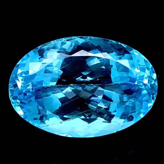 Impressive 33.80ct top French blue blue Topaz