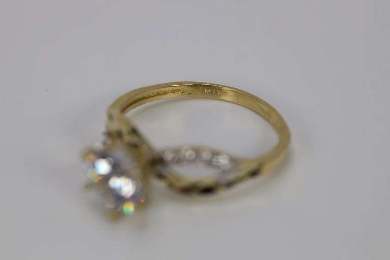 10k Yellow Gold Round Solitaire Infinity Knot Engagement Ring White CZ's Size 7.5