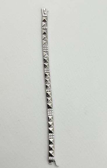 925 Sterling Silver Alternative Polished Pyramid link With Crystal Pave Bracelet