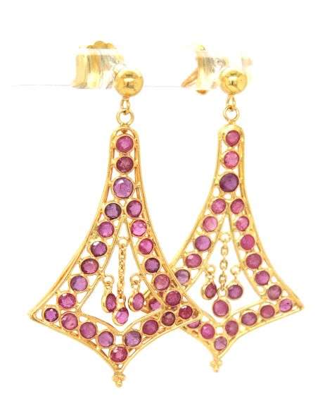 18kt Yellow gold ruby dangle earrings