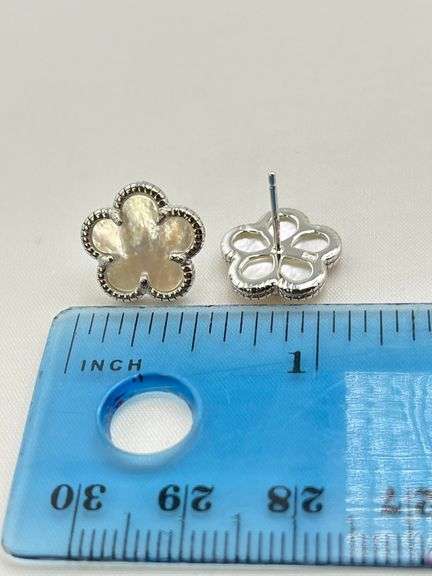 295 Sterling Silver White Mother Of Pearl Four Clover Motifs Earrings