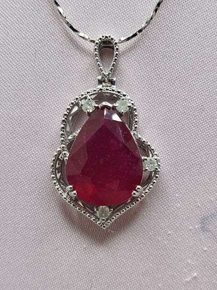 Unbelievable very fine Ruby and diamond Necklace in Silver – GGA Certified