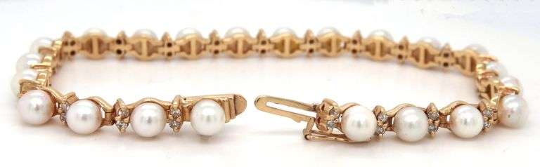14kt Yellow gold pearl and diamond link bracelet