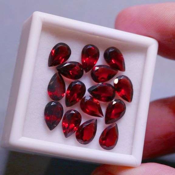Huge! 15.10ct well matched untreated Garnet set!