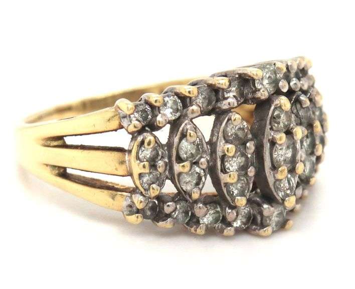 10kt Yellow gold diamond cluster ring