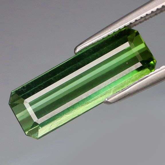 Amazing 3.28ct grass green VS grade Tourmaline! Untreated!