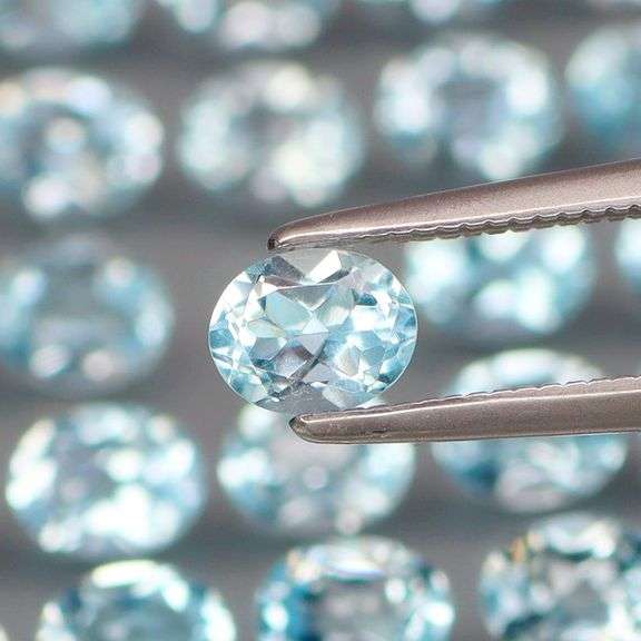 Glittering! 25 piece 11.47ct full fire baby blue Topaz set!