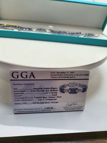 A true statement of elegance of Tanzanite and diamond Bracelet in Silver – GGA Certified. Set in lus