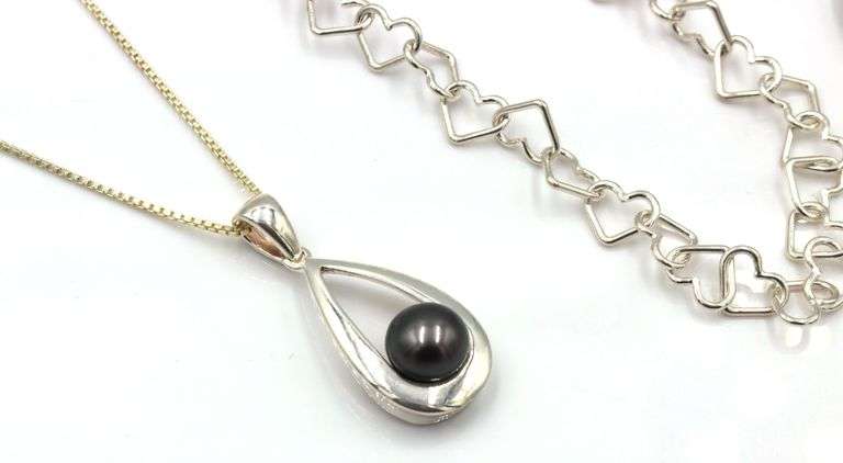 Lot of 925 sterling silver 2 necklaces and dangle earrings