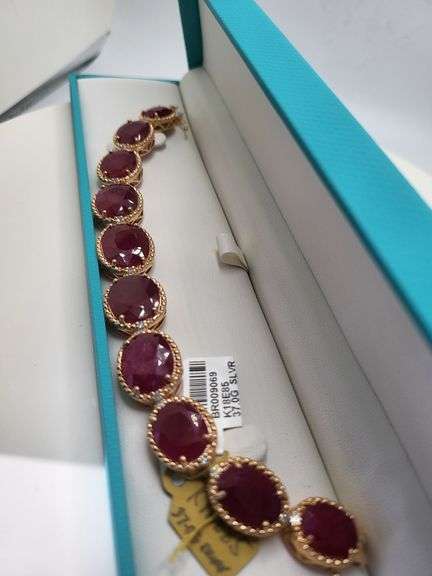 A true statement of elegance of Ruby and diamond Bracelet in Silver – GGA Certified. Set in lustrous