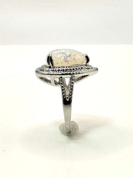 4.5 Ct Simulated Color Play Welo Opal Ring